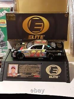 1997 Jeff Gordon Elite Dupont Chroma Premier 1/24 With Stand Card Black Bag #24