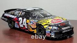 2006 Jeff Gordon #24 DuPont Foose Custom AUTOGRAPHED 124 ELITE Action NASCAR