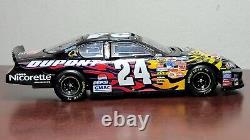 2006 Jeff Gordon #24 DuPont Foose Custom AUTOGRAPHED 124 ELITE Action NASCAR