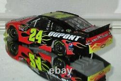 2011 JEFF GORDON #24 DUPONT AUTOGRAPHED 1/24 car#2940/3102 AWESOME Must Have Car