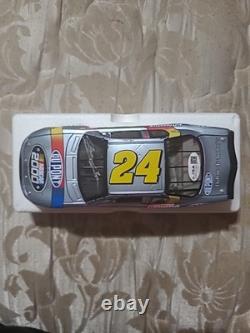 Dupont 2000 Nascar 124 Scale Car Autograph Jeff Gordon Limited Edition #24 NIB