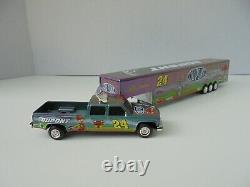 Jeff Gordon #24 DuPont/Looney Tunes 2001 Action Dually with Trailer 1/64 Diecast