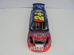 Jeff Gordon #24 DuPont Looney Tunes 2003 MC Action Elite 1/24th Nascar Diecast M