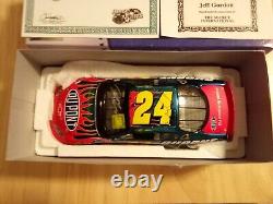 Jeff Gordon Autographed DuPont Daytona Raced Win Version 2005 Monte Carlo withCOA