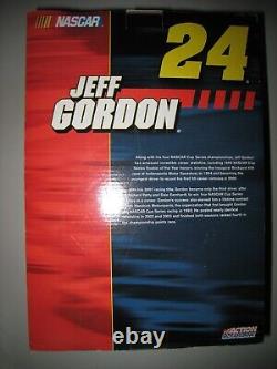 Jeff Gordon Nascar Dupont 12'' Limited Edition Action Figure