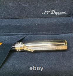 Limited edition 1946 pieces. Fender collaboration model. Dupont ballpoint pen