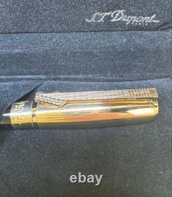 Limited edition 1946 pieces. Fender collaboration model. Dupont ballpoint pen