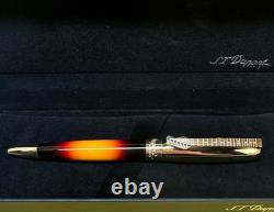 Limited edition 1946 pieces. Fender collaboration model. Dupont ballpoint pen