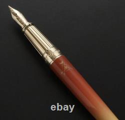 Limited edition fountain pen from Dupont Lighter, retail price 269,500 yen