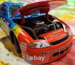 Lot Of 8 New 1/24 Scale NasCar 1999 Limited Edition Jeff Gordon Dupont Chevy