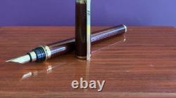 S. T. DUPONT CHAIRMAN AMBER MONTPARNASSE FOUNTAIN PEN LIMITED EDITION 18K Nib R25