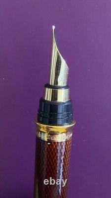 S. T. DUPONT CHAIRMAN AMBER MONTPARNASSE FOUNTAIN PEN LIMITED EDITION 18K Nib R25