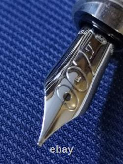 S. T DUPONT LIMITED EDITION JAMES BOND BLACK PVD 18k nib FOUNTAIN PEN