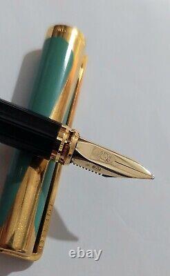 S. T. Dupont Art Nouveau Filler Fountain Pen Limited Edition, Green 750 Nib