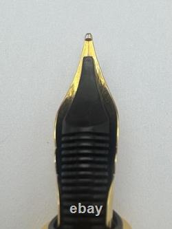 S. T. Dupont Napoleon Limited Edition Fountain Pen, Laque de Chine 18K Nib, Mint