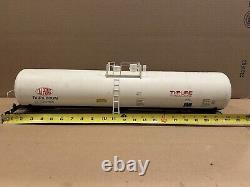 USA TRAINS DUPONT 55' EXTRUDED ALUMINUM MODERN TANK CAR G-SCALE Needs Help