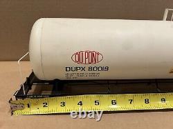 USA TRAINS DUPONT 55' EXTRUDED ALUMINUM MODERN TANK CAR G-SCALE Needs Help