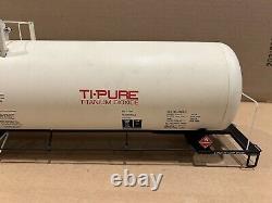 USA TRAINS DUPONT 55' EXTRUDED ALUMINUM MODERN TANK CAR G-SCALE Needs Help