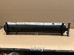 USA TRAINS DUPONT 55' EXTRUDED ALUMINUM MODERN TANK CAR G-SCALE Needs Help