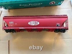 USA Trains Dupont Four Bay Covered Hopper G Scale C7/ex R14120