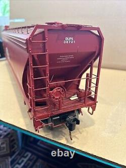 USA Trains Dupont Four Bay Covered Hopper G Scale C7/ex R14120