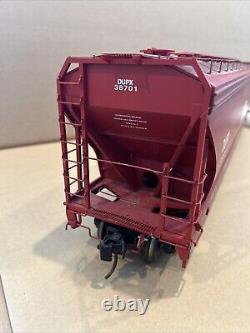 USA Trains Dupont Four Bay Covered Hopper G Scale C7/ex R14120