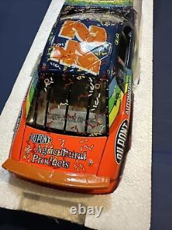 1998 RCCA 1/24 Jeff Gordon DuPont Darlington Raced Win #'d 467/601 <br/> <br/>Traduction en français : 1998 RCCA 1/24 Jeff Gordon DuPont Darlington Victoire en course #'d 467/601