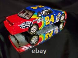 #24 Jeff Gordon Dupont 1ère voiture de Coupe 1992 Chevy Lumina VIN 104 sur 1219 produites