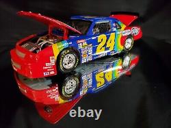 #24 Jeff Gordon Dupont 1ère voiture de Coupe 1992 Chevy Lumina VIN 104 sur 1219 produites