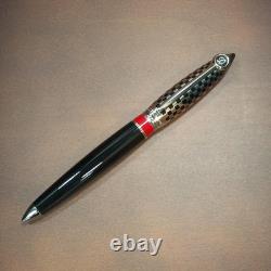 Ensemble presse-papiers et stylo plume S. T. Dupont F1, plume F en or 14 carats, édition limitée Grand Prix