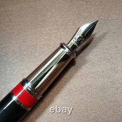Ensemble presse-papiers et stylo plume S. T. Dupont F1, plume F en or 14 carats, édition limitée Grand Prix