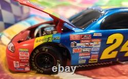Lot de 8 nouvelles voitures de course NasCar 1999 Édition Limitée Jeff Gordon Dupont Chevy à l'échelle 1/24