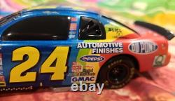Lot de 8 nouvelles voitures de course NasCar 1999 Édition Limitée Jeff Gordon Dupont Chevy à l'échelle 1/24