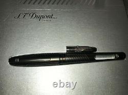 S. T. Dupont James Bond 007 Limited Edition Black Pvd Fountain Pen 18 K Plume D’or