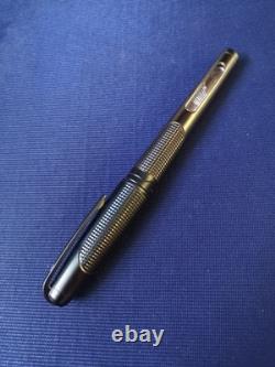 STYLO-PLUME S.T. DUPONT ÉDITION LIMITÉE JAMES BOND EN PVD NOIR, PLUME EN OR 18 CARATS