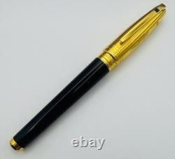 Stylo-plume S. T. Dupont Napoléon en édition limitée, laque de Chine, plume en or 18 carats, état neuf