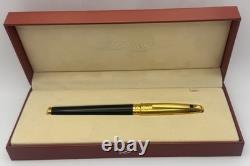 Stylo-plume S. T. Dupont Napoléon en édition limitée, laque de Chine, plume en or 18 carats, état neuf