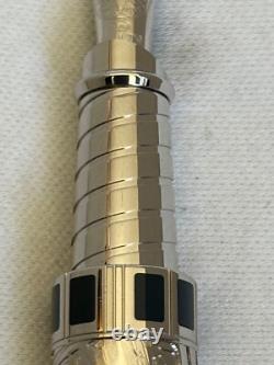 Stylo plume S. T. Dupont Place Vendôme édition limitée (0044/1810), plume M en or 18 carats - neuf Stylo plume S. T. Dupont Place Vendôme édition limitée (0044/1810), plume M en or 18 carats - neuf