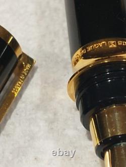 Stylo-plume vintage S.T. Dupont grand format, garnitures plaquées or 24 carats et plume fine en or massif 18 carats (750)