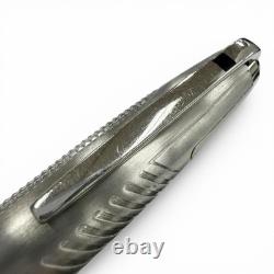 Très bon stylo-plume Dupont James Bond 007 édition limitée argent 18K homme
